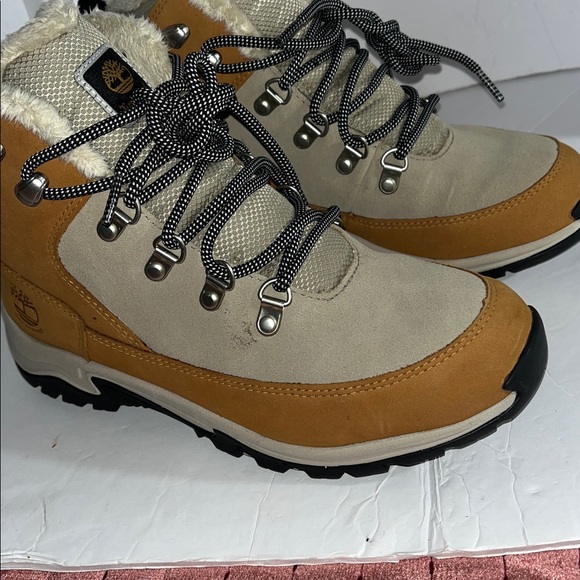 Timberlands size 8 woman, Like New. - Picture 12 of 12